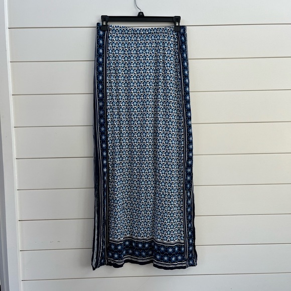 Max Edition Black and Blue Casual Maxi Skirt - Picture 2 of 6